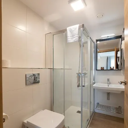 Atotxa בית הארחה 2*