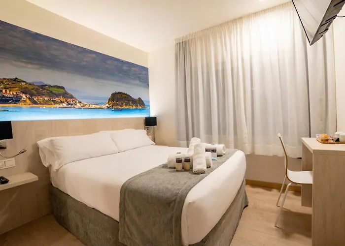 ゲストハウス アトーチャ ルームズ 4*